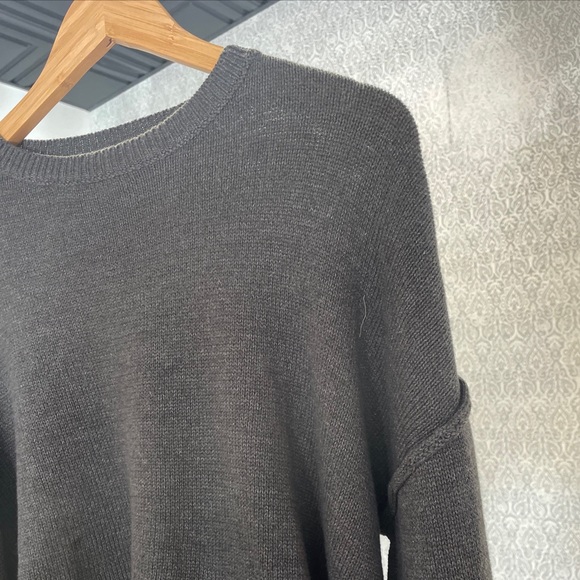 *NWT* Women's Crew Neck Loose Fit Long Sleeve Cropped Sweater - ONYX LARGE - Picture 7 of 10